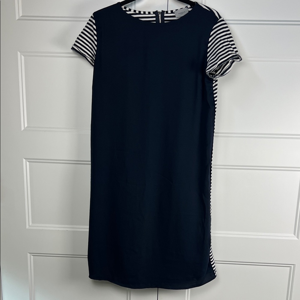 Very cute! MARELLA Navy Shift Dress with Black and White Striped Sleeves - Picture 2 of 12